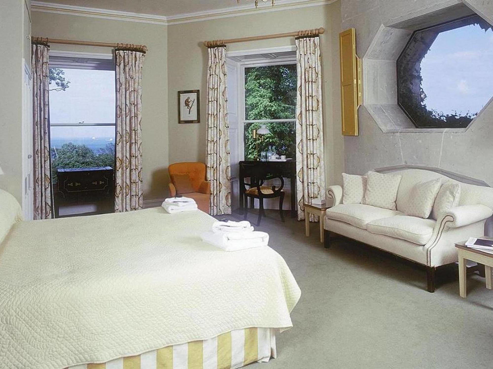 Priory Bay Hotel Seaview Oda fotoğraf